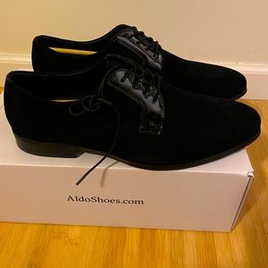 Size 9 men’s black aldos shoes.